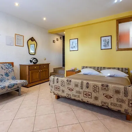 Apartment Ferienwohnung Fur 3 Personen Ca 30 Qm In Crikvenica, Kvarner Bucht Und Umgebung