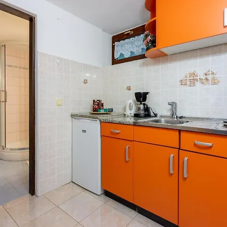 Ferienwohnung Fur 3 Personen Ca 30 Qm In Crikvenica, Kvarner Bucht Und Umgebung Apartment