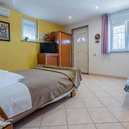 Ferienwohnung Fur 3 Personen Ca 30 Qm In Crikvenica, Kvarner Bucht Und Umgebung Apartment