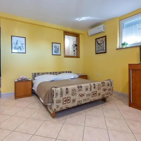 Ferienwohnung Fur 3 Personen Ca 30 Qm In Crikvenica, Kvarner Bucht Und Umgebung Apartment *